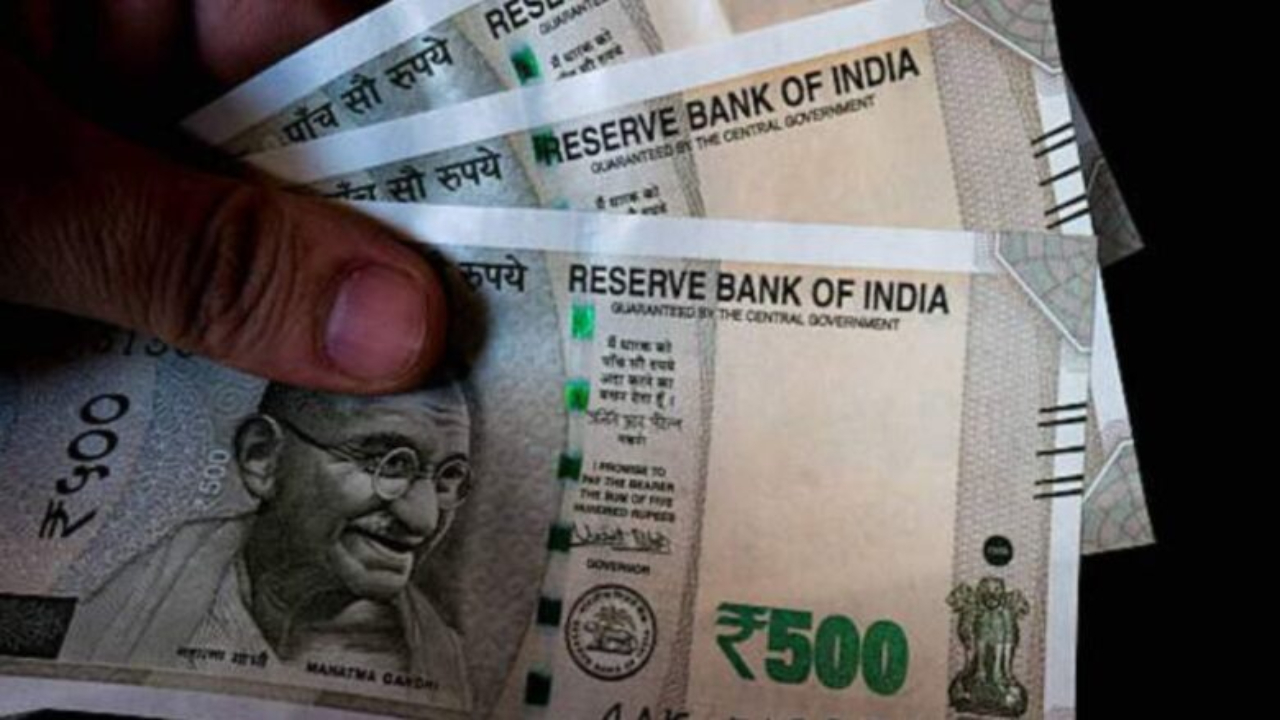 Govt Scheme: सरकार युवाओं को देगी 5,000 रुपये महीने, जानें डिटेल